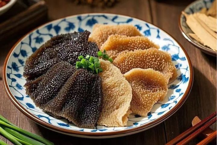 毛肚，即牛的瓣胃，是典型的「邊角料」變王者食材。圖/取自微博