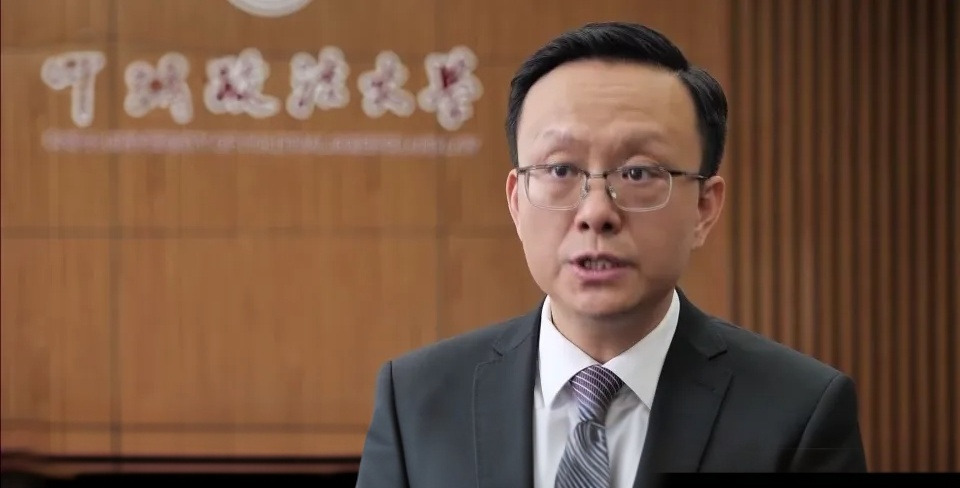 中國政法大學國際法教授霍政欣說，新條例以行政法規形式建立阻斷機制，為中國企業提供明確法治保障。圖／取自央視