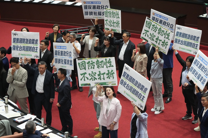 朝野4版無人機法案付委審查　民眾黨特別放行林楚茵版 