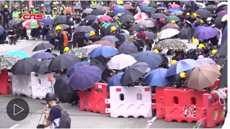 2019年香港發生反送中運動，再次掀起港人移民潮。圖/取自中新網