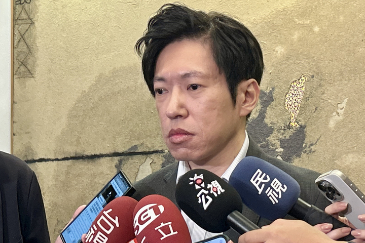 對於花蓮災情，行政院秘書長張惇涵24日受訪時，仍在替農業部長陳駿季緩頰。圖/中央社