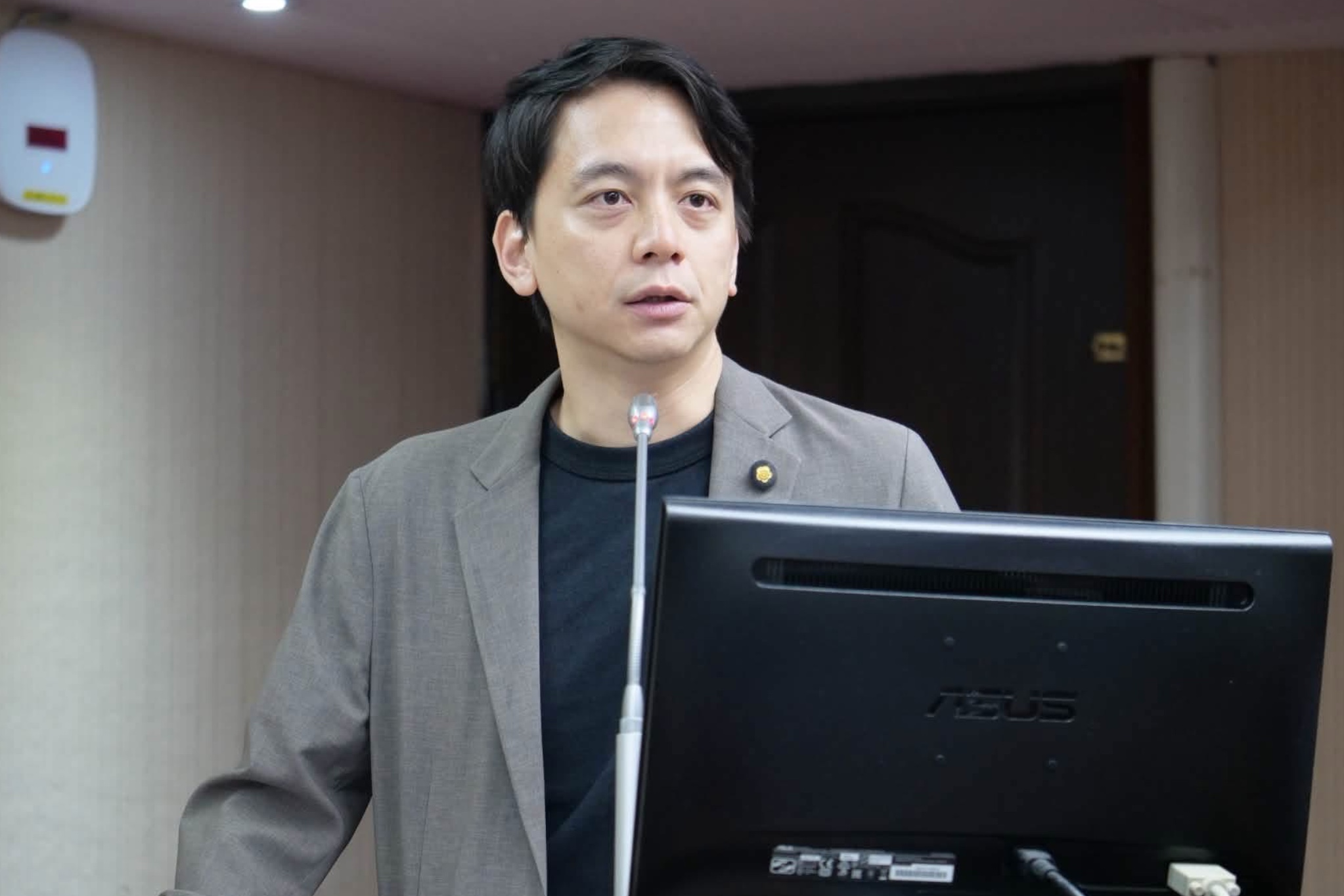 大罷免一週年！牛煦庭：我覺得這些人就是垃圾