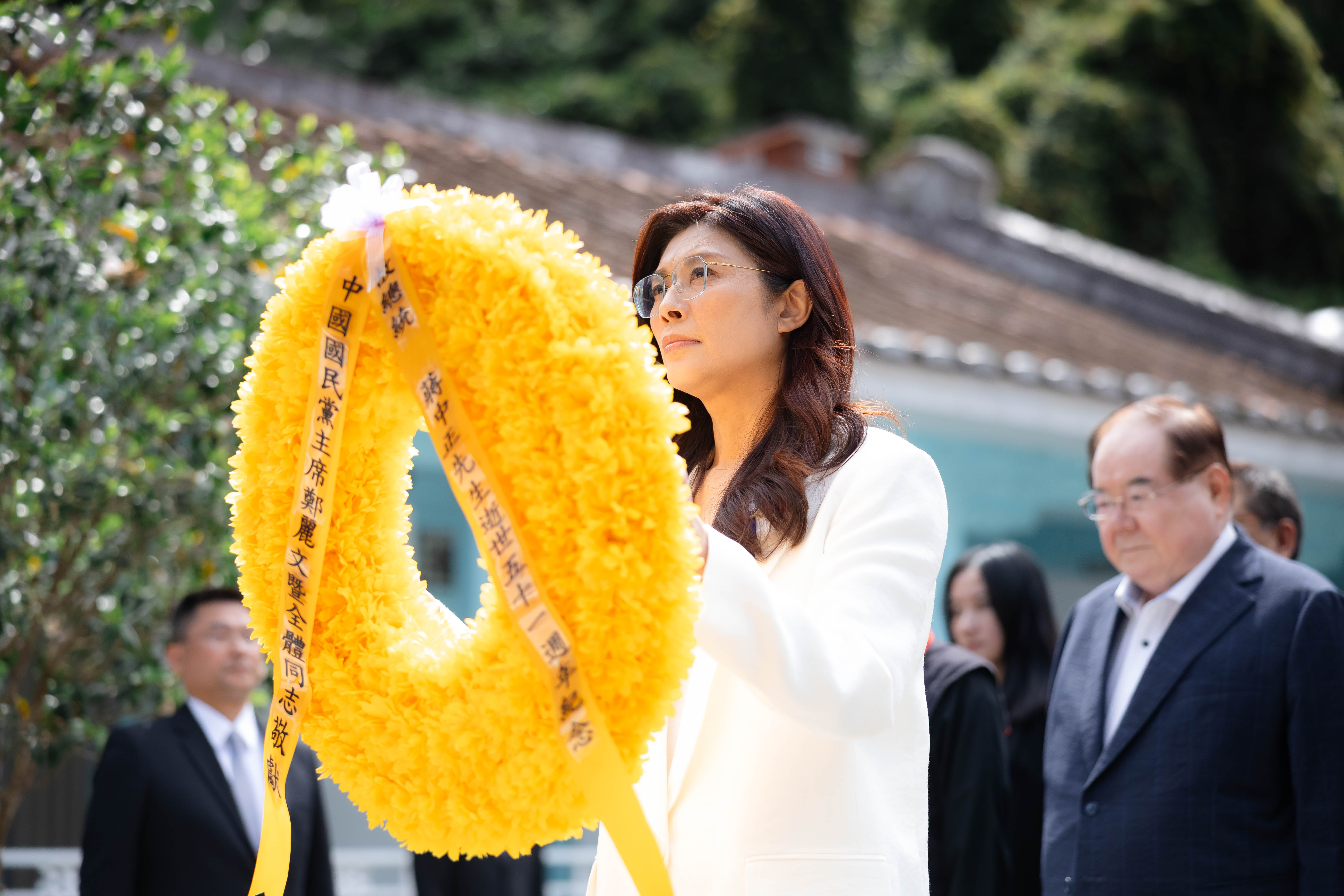 鄭麗文慈湖報告大陸行：相信蔣公祝福我們為兩岸和平努力