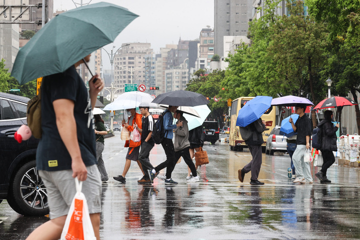 鋒面壟罩天氣不穩定　北東留意局部較大雨勢