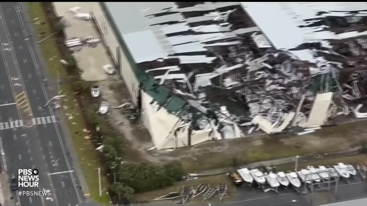 佛羅里達州受到龍捲風侵襲，建物受損。圖/取自PBS News官方《YouTube》頻道
