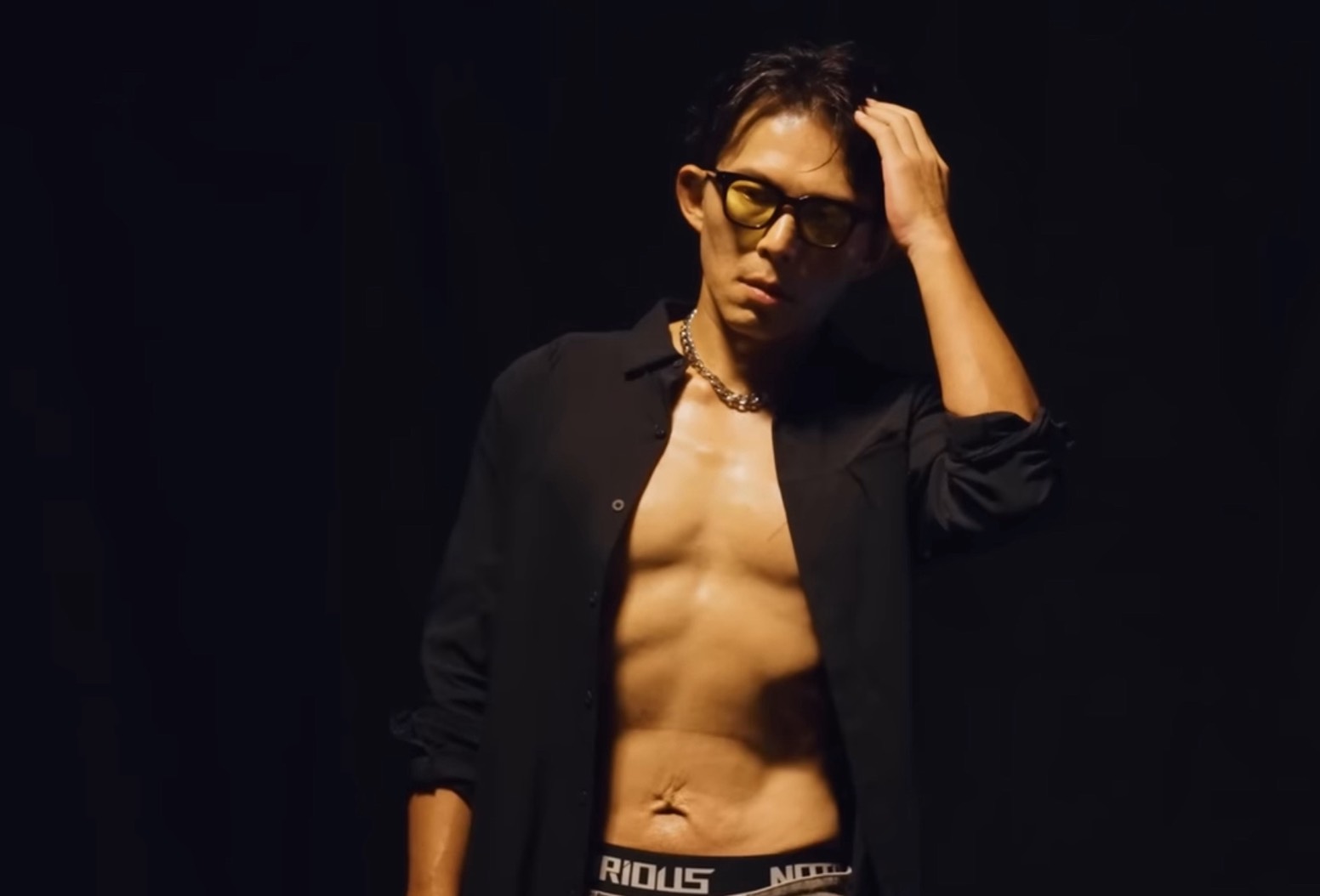 民眾黨主席黃國昌在其頻道上大秀其健身成果。圖/取自黃國昌YT