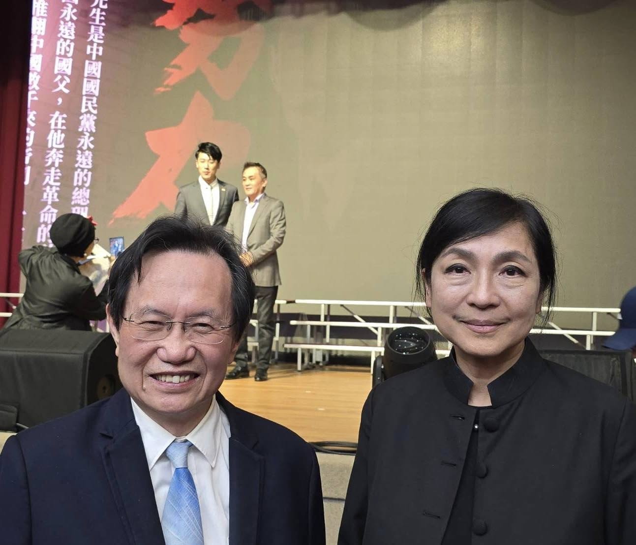 今年3月12日是國父孫中山逝世101週年紀念，前國大代表蔡志弘與孫中山的曾姪孫女孫雅麗，都前往國父紀念館致敬。圖為兩人去年4月合照。圖／取自蔡志弘臉書