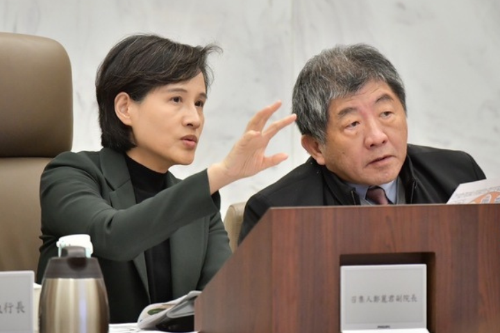 曝民進黨「造神SOP」再啟！青鳥大力吹捧鄭麗君　他批：陳時中翻版