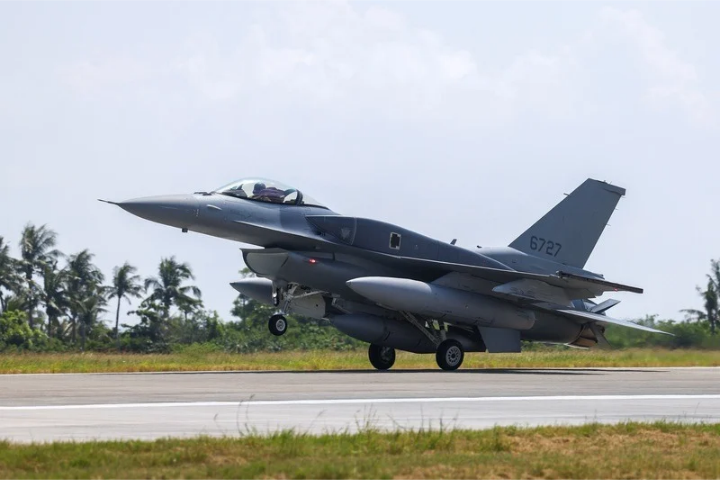 【快訊】F-16終於抵台！空軍戰力再升級　顧立雄︰今年不只2架