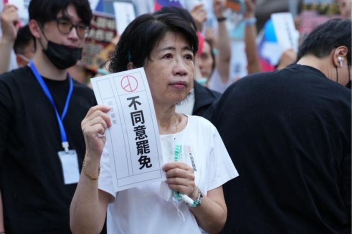 陳佩琪喊話小草：「救救柯文哲」 7/26票投不同意