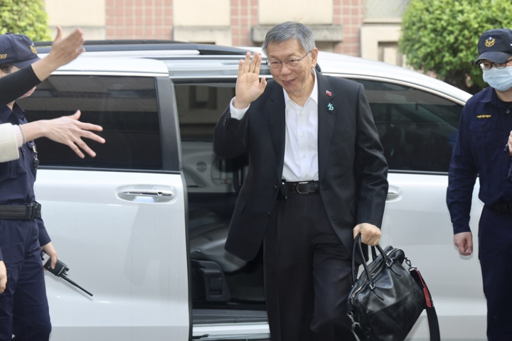 哽咽曝彭振聲「差點死在拘留室」！柯文哲：他們不是認罪　是認輸