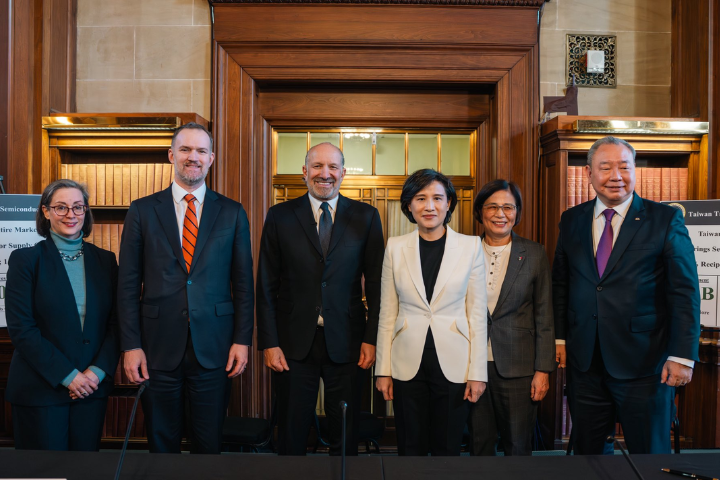 盧特尼克多次提「晶片產能40%移美」　鄭麗君仍堅稱：台灣非獨力承擔