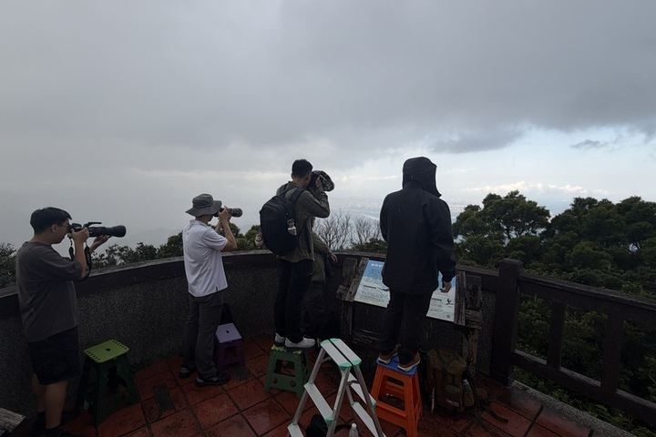 東北季風減弱迎風面降雨漸減　下周轉涼低溫20度