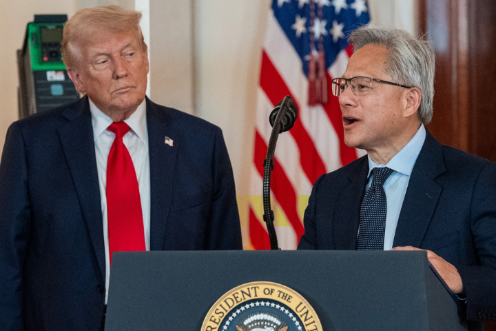 川普宣布放行輝達H200晶片出口中國　美政府將抽成25％