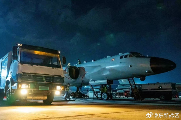 共軍發文「夜間蓄勢待發」顯示其備戰姿態。圖/取自東部戰區微博