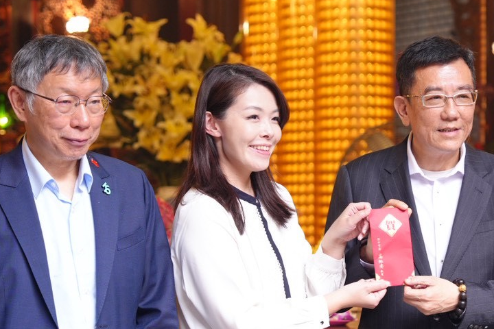 返鄉拜會許修睿被問藍白合　柯文哲：人生不是只有政治 