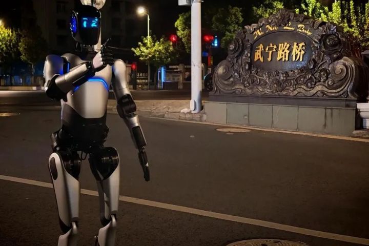 106公里不停機　智元人形機器人遠征A2跨省走出世界紀錄