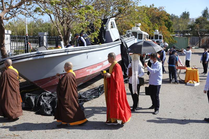 金門陸艇翻覆案釀2死，此案16日偵結，金門地檢署認定巡防艇長、蔡姓駕駛過失致死，但犯罪嫌疑不足，不予起訴。圖/中央社