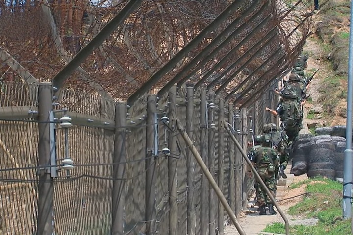儘管兩韓相繼移除心戰廣播擴音器，雙邊邊境仍高度警戒。圖/取自MBC News《YouTube》官方頻道