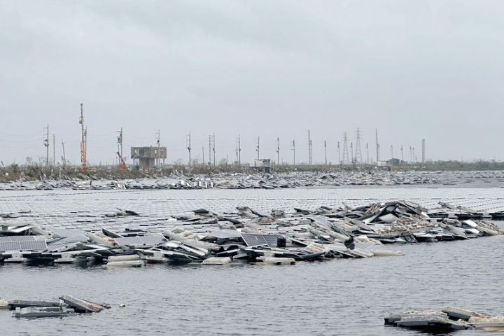 直擊！江明宗曝丹娜絲颱風4個月後　嘉義滯洪池「光電板仍泡水」