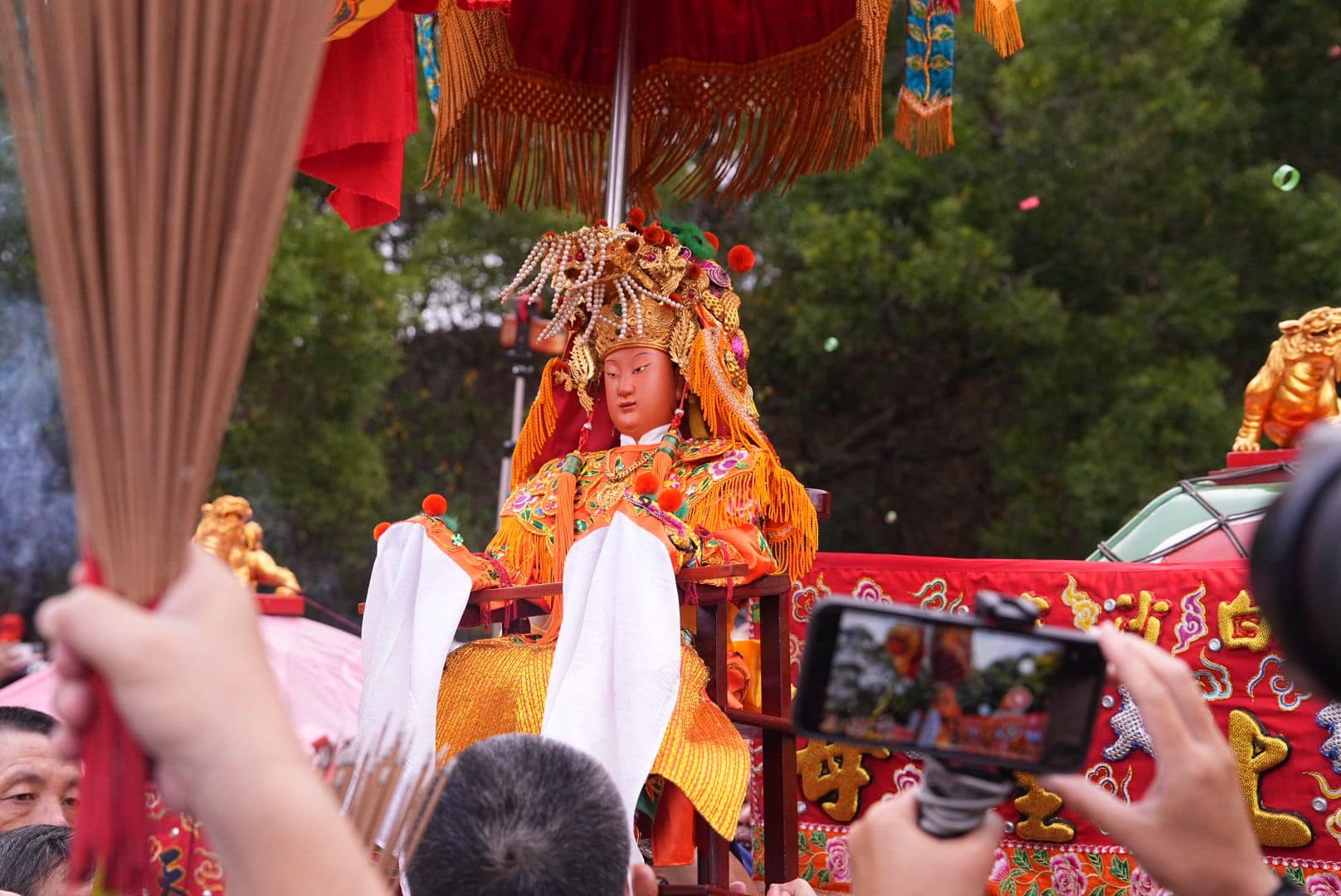 拱天宮名號遭冒用賣白沙屯媽祖曆 大批信眾受騙