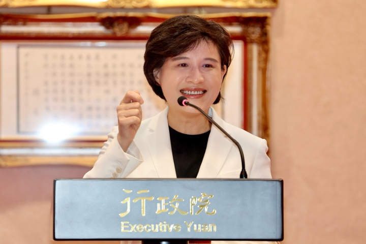 外媒引述知情人士報導，行政院副院長鄭麗君、經貿談判辦公室總談判代表楊珍妮等人14日晚赴美談判，計畫與川普政府官員會面，就降低美國對台出口關稅及促進投資進行磋商。圖/中央社