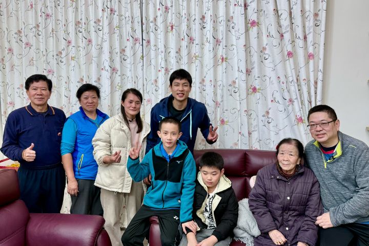 周天成驚喜登場《誰來晚餐16》 傾囊相授激勵馬祖羽球少年