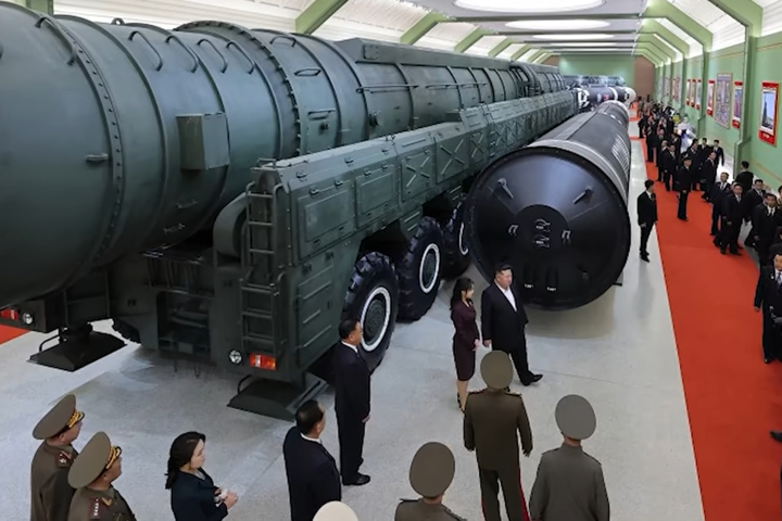 川普持續向金正恩示好　北韓卻展示可打擊美國本土的飛彈
