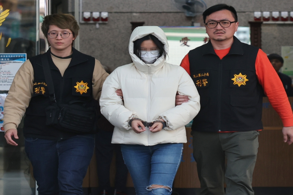 兒福聯盟女社工陳尚潔（中）。原本是剴剴一線希望的兒福聯盟社工陳尚潔未發揮其應有的守護職責，犯下多起疏失，被依過失致死、偽造文書罪起訴，可她否認犯罪。圖/中央社