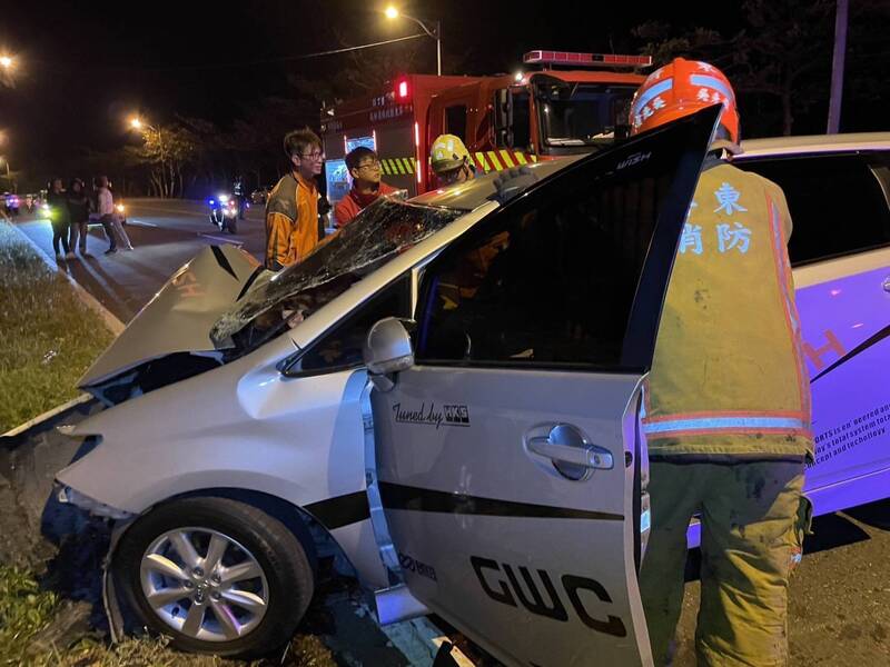 墾丁一對父子酒後駕車返家時車輛失控自撞，釀1死1重傷悲劇。圖/中央社