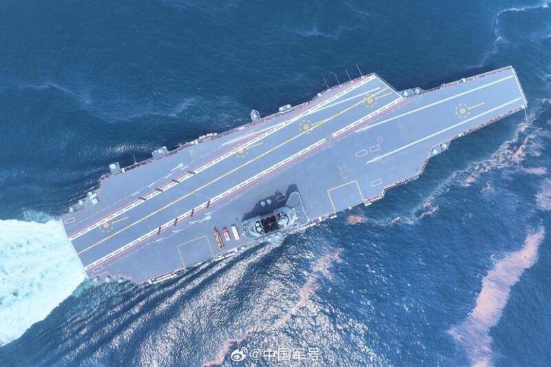 福建艦的航行畫面，顯示動力系統已經完成運作機制。圖/取自中國軍號微博