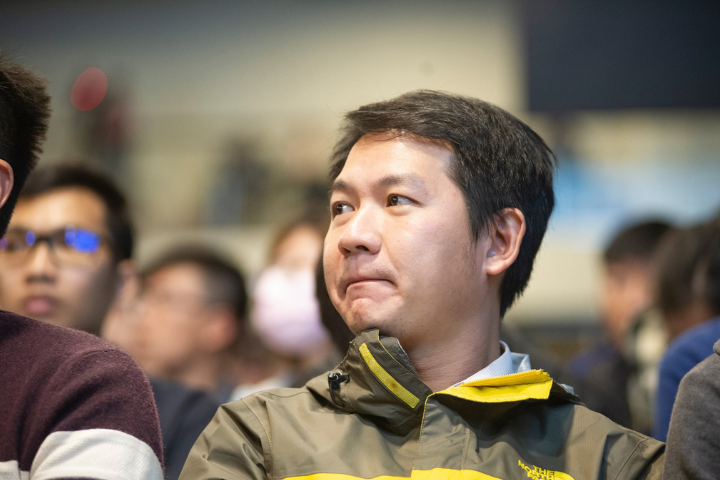 前時力議員改披白戰袍　林于凱加入民眾黨參選高雄議員