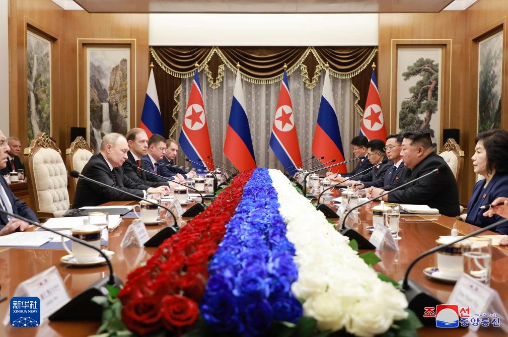 北韓領導人金正恩與俄羅斯總統普丁19日在平壤簽署《全面戰略夥伴關係條約》。圖/取自新華社