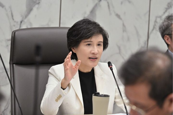 外界質疑哲學系談判！鄭麗君：唯獨此說法不能認同