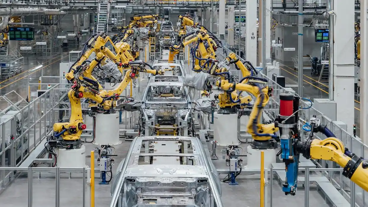 陸4月PMI走勢「冷熱雙軌」　製造業守50關口、非製造業意外跌破榮枯線