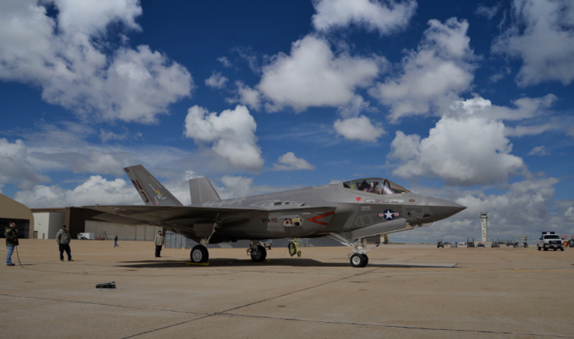 F-35C戰鬥機是F-35家族中最晚服役的型號。圖／取自US Air Force