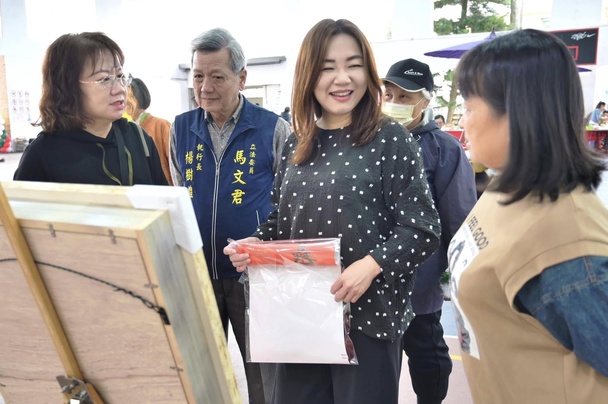 國民黨立委馬文君(中)10日質疑，漢翔公司引用外勞的3點理由不能服人。圖/取自馬文君臉書