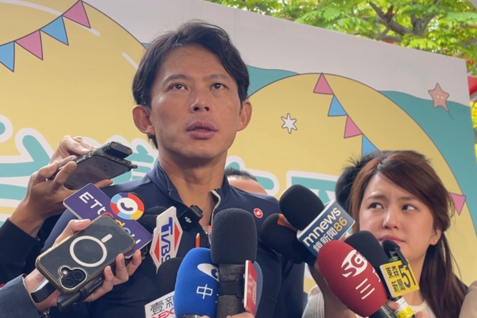 柯文哲回民眾黨中央黨部辦公了？黃國昌：是在同一棟大樓 