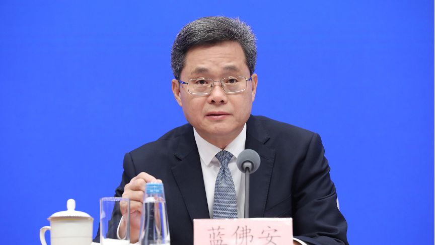 大陸財長藍佛安盼透過財政與金融政策配合，統籌推動促消費、擴投資，進一步擴大內需市場。圖／取自新浪