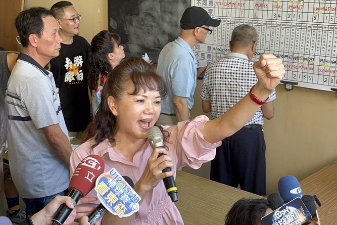 民進黨南投縣議員陳玉鈴的罷免案於13日進行投開票，但結果為罷免案未通過。圖/中央社