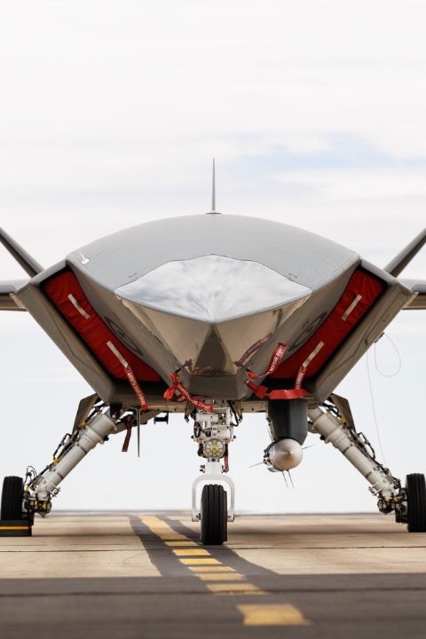 2025年12月，MQ-28「幽靈蝙蝠」無人機發射AIM-120飛彈。圖/取自澳洲國防部MQ-28A由澳洲研發、波音製造的「幽靈蝙蝠」，將有機會從澳洲試驗場進一步走向日本西南諸島。圖/取自澳洲國防部