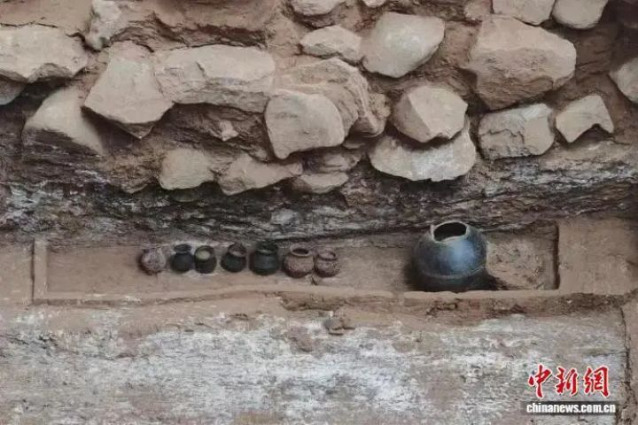 山西發現夏代高等級貴族墓　46平方米大墓出土漆器、綠松石