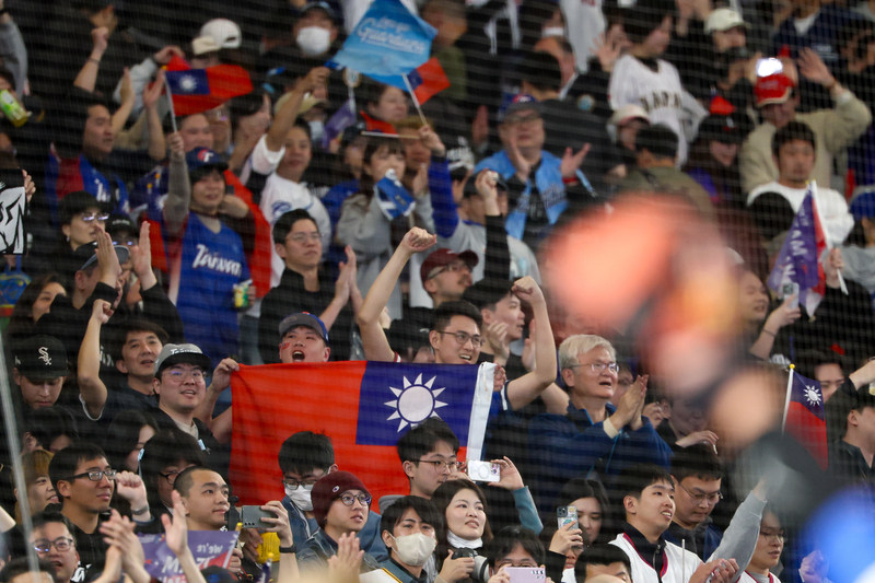 經典賽「台灣球迷亂丟垃圾」？日媒查證：AI假圖