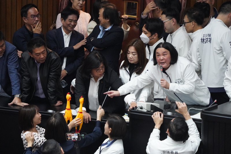 韓國制度成功制衡政治強人，保護社會穩定台，台灣應該檢討憲法設計。圖/中央社