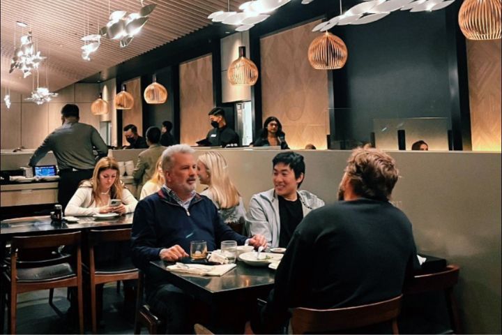 美國顧客願意為一籠17至21美元的小籠包，掏出腰包。圖/取自XUYI徐毅微博