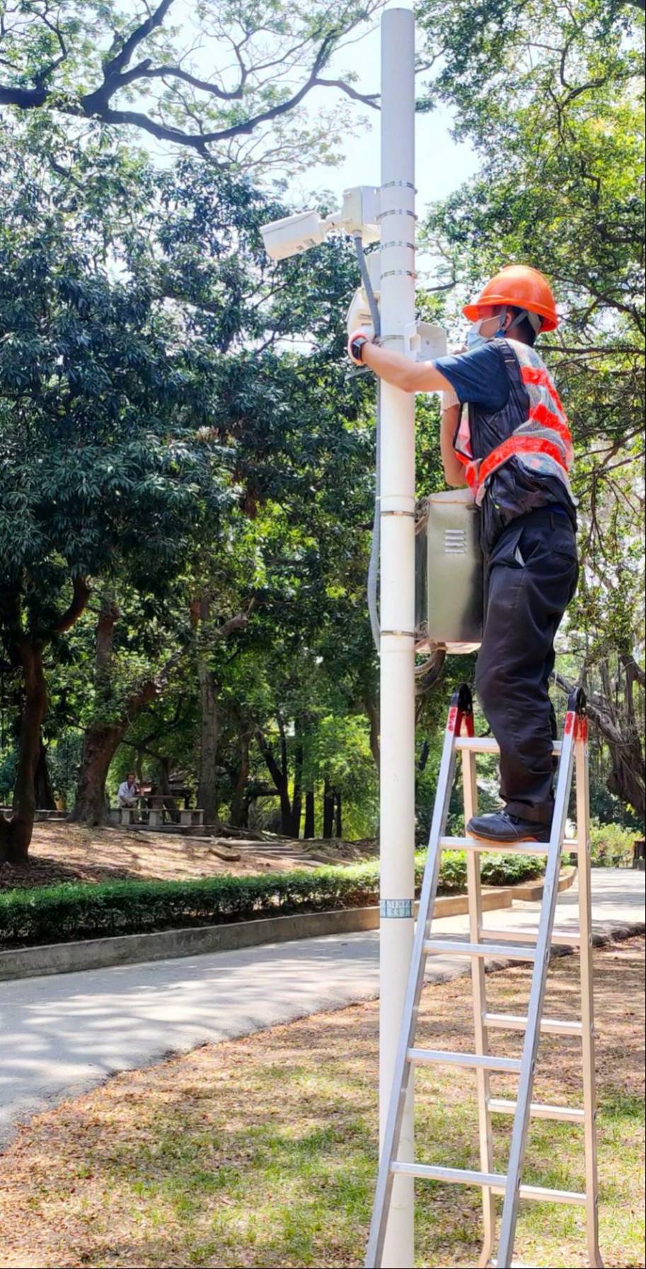 台南工務局已在台南公園三大主要路口，裝設監視器及車牌辨識系統，自6月起將啟動科技執法取締違規車輛。圖/取自台南市政府工務局網站