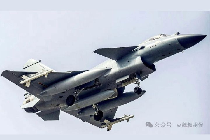 2025年5月7日印巴克什米爾空戰，大陸宣稱殲-10CE依靠自身雷達與機載電子設備，完成超視距攻擊。圖/取自w魏叔胡侃公眾號