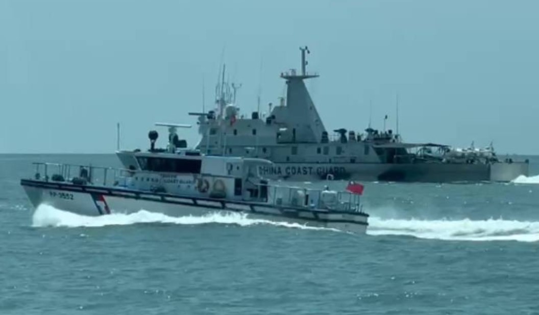 4艘大陸海警船闖進金門海域，目測僅距金湖成功海邊5海里。圖/海巡署提供