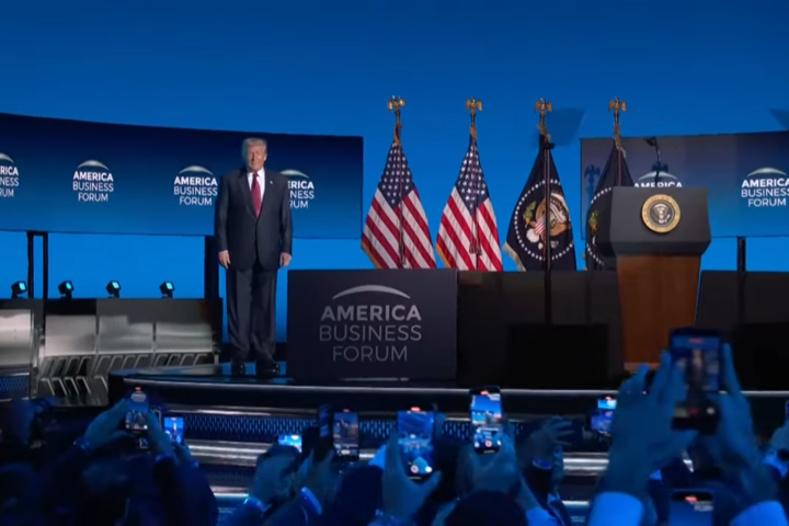 當選周年遇選舉挫敗　川普籲共和黨聚焦經濟成就「談事實就能贏」