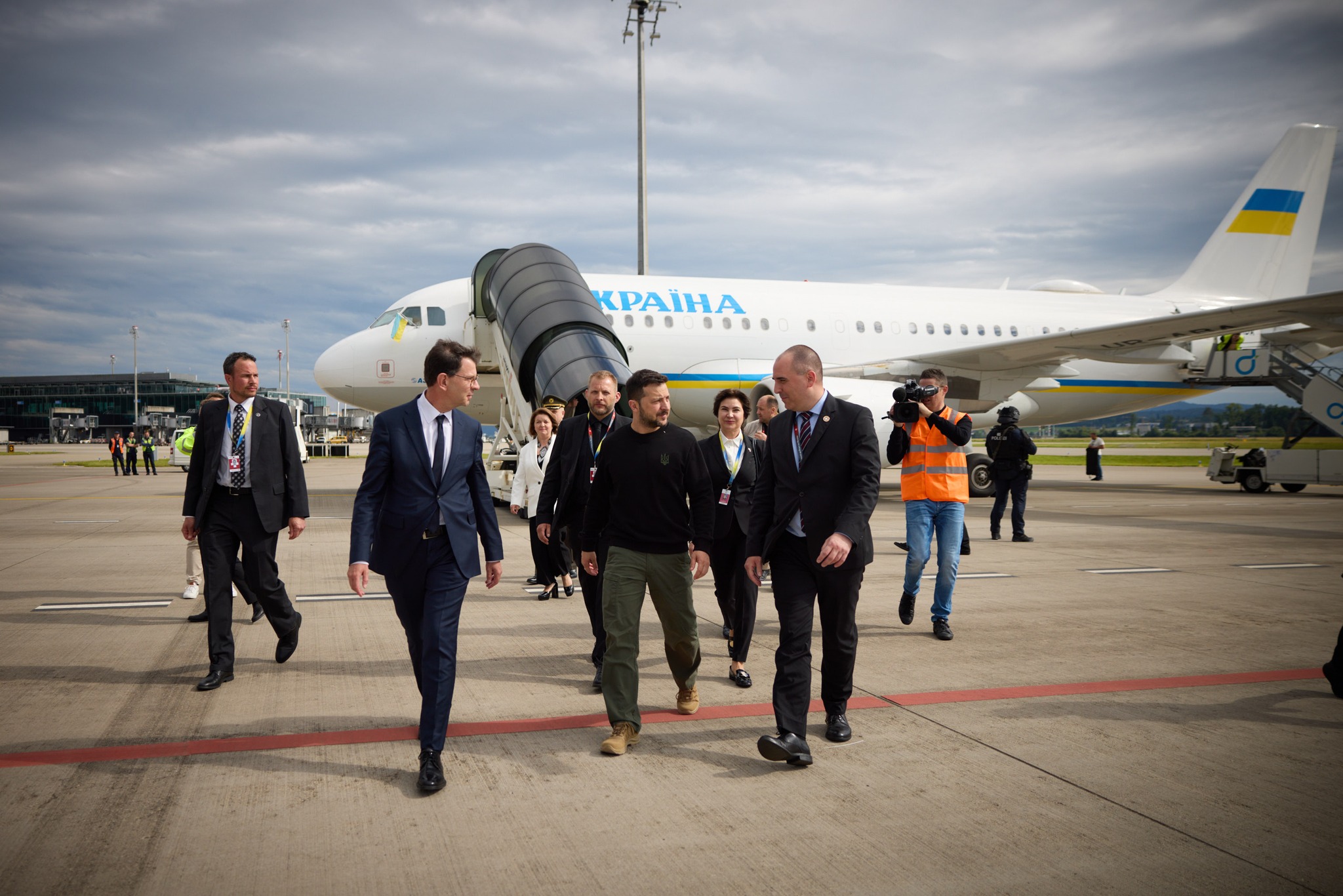 烏克蘭總統澤倫斯基抵達瑞士，出席在琉森舉行的和平峰會。圖/取自Володимир Зеленський臉書